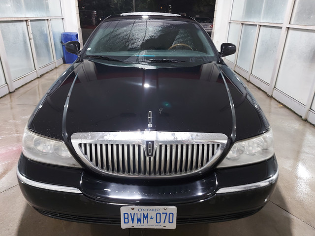 LINCOLN TOWNCAR 2006, Signature Limited in Cars & Trucks in City of Toronto