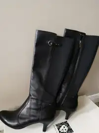 A lot of real leather brand new boots size 8-9