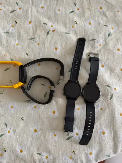 Fitbit Smartwatch FB402 + Other Smartwatch (Bundle), View more