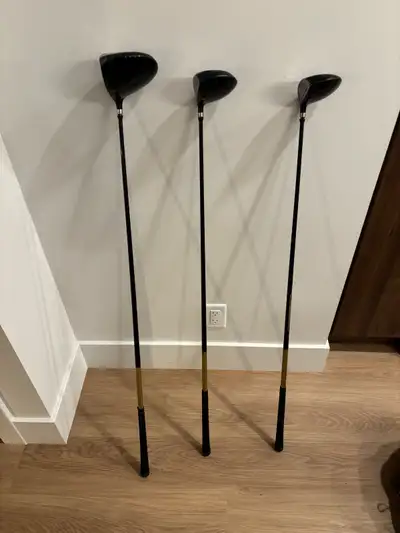 Full set of golf clubs, View more