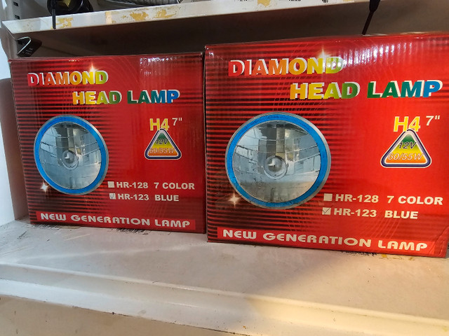Pair of 7" Round headlights H4 bulbs in Other Parts & Accessories in St. Albert