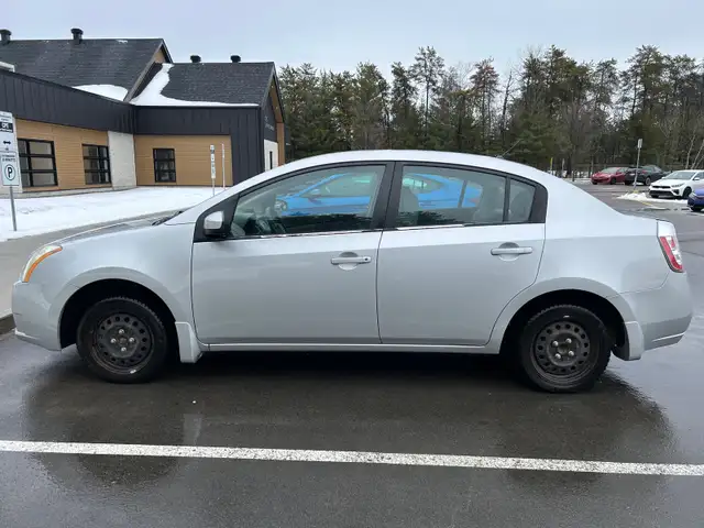 Nissan sentra 2009 in Cars & Trucks in Trois-Rivières - Image 3