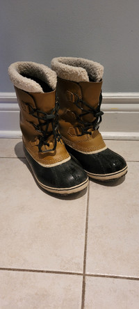 Kids Sorel Winter Boots (Size 4)