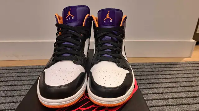 Jordan 1 Mid Phoenix Suns in Men's Shoes in Markham / York Region - Image 5