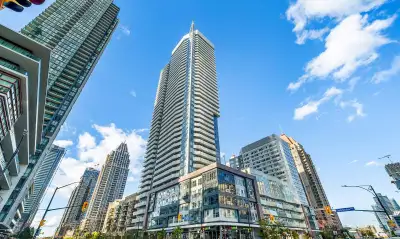 PRIVATE ROOM with WASHROOM for rent. Luxury Square 1 Condo