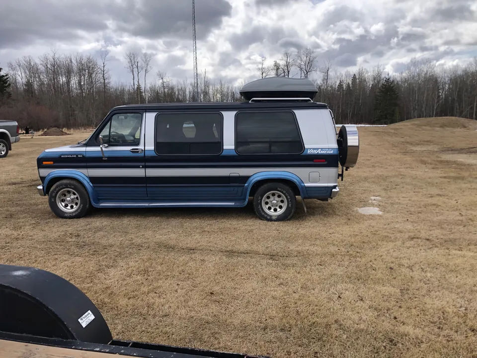 1990 Ford Econoline Travel Van in Beautiful condition