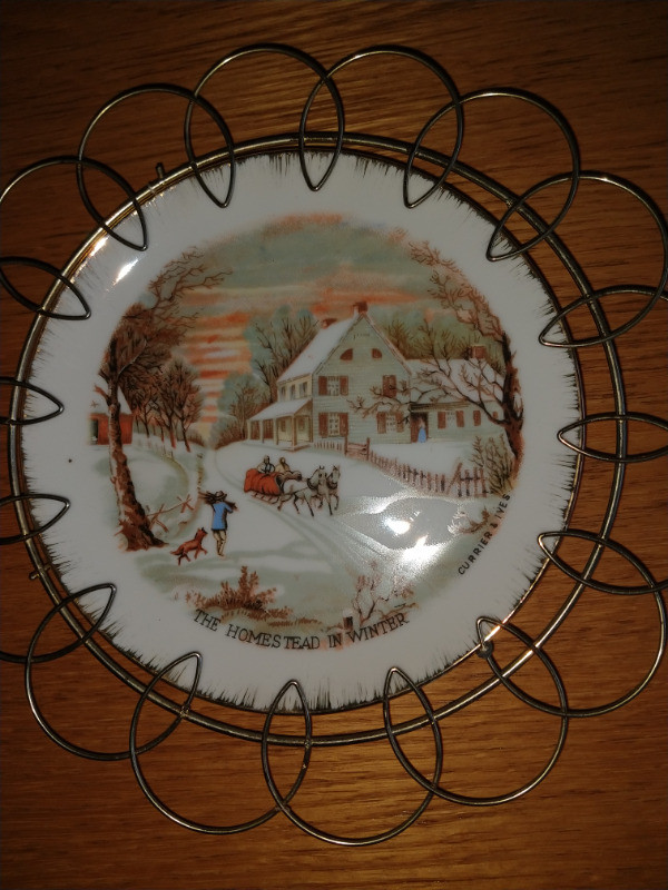 Decorative Hanging Plates in Home Décor & Accents in Bridgewater - Image 2