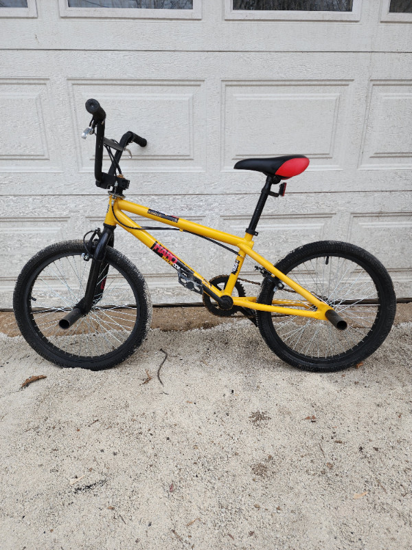 BMX Bike Haro 20'' Wheel bicycle yellow in BMX in Oakville / Halton Region
