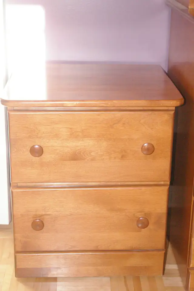 Set de chambre en bois massif, lit simple in Beds & Mattresses in Laval / North Shore - Image 4