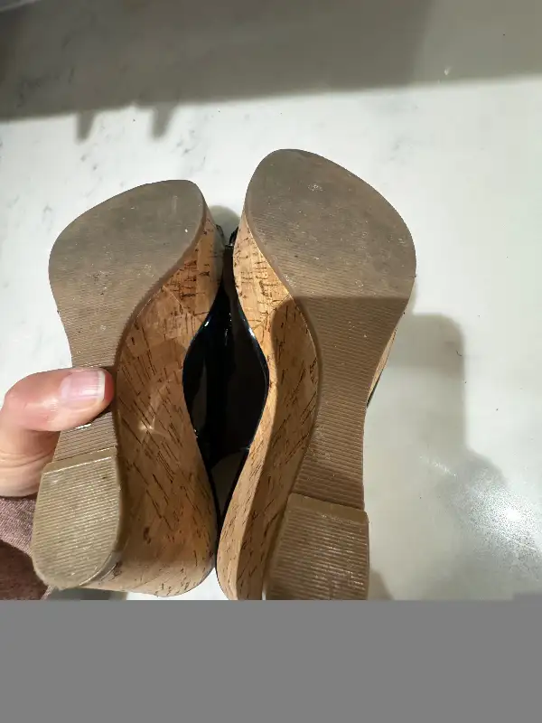 Women’s sandal in Women's - Shoes in City of Toronto - Image 5