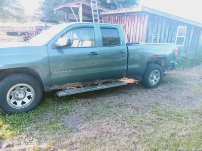 2015 Chevy Silverado 1500 extended cab 6 1/2 foot long bed Has not started it in a few years Will ne...