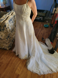 Robe De Mariée | Achetez ou vendez des vêtements de mariage dans Sherbrooke  | Petites annonces de Kijiji