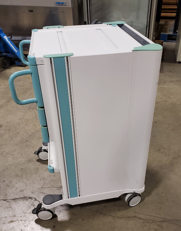 Metal Rolling   Cart With 2   Drawers in Other in Calgary - Image 3