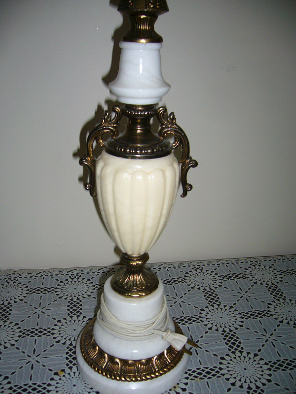 Lampes avec base en véritable marbre dans Décoration intérieure et accessoires  à Saint-Hyacinthe - Image 2