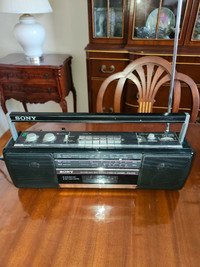 Sony Stereo FM/AM/Duo Short Wave Cassette Player Model CSF-2105.