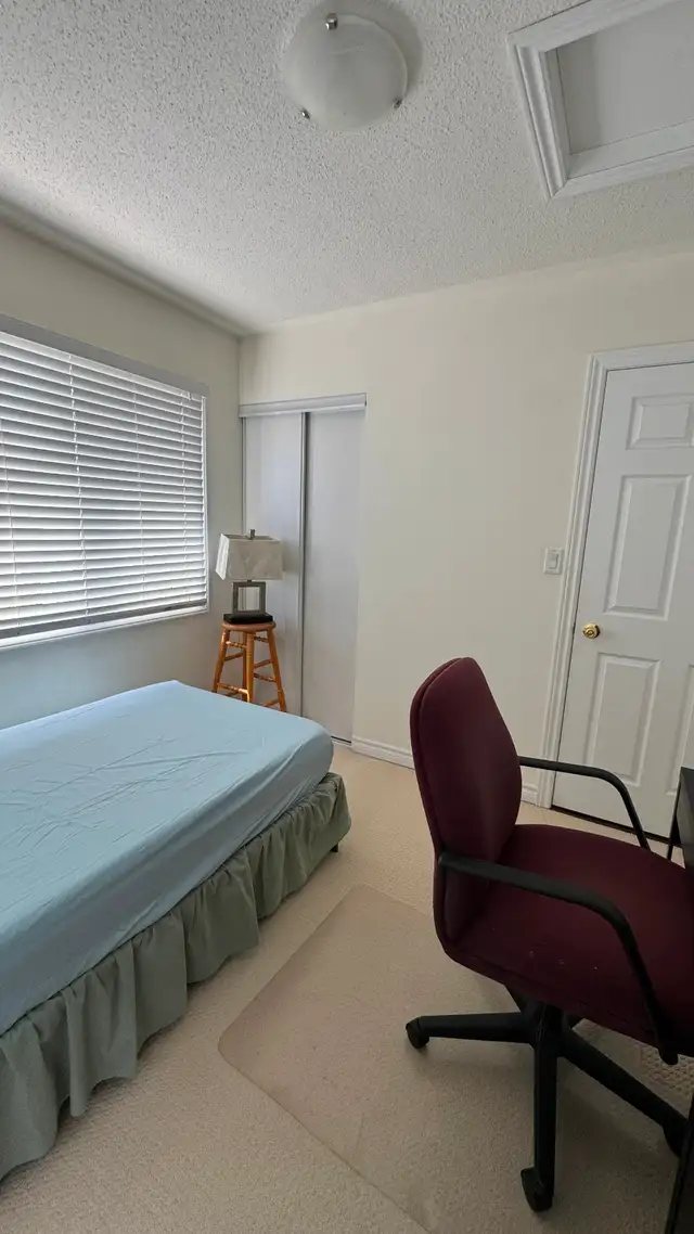 FURNISHED ROOM FOR RENT - Sheppard Ave East and Markham Road in Room Rentals & Roommates in City of Toronto - Image 3