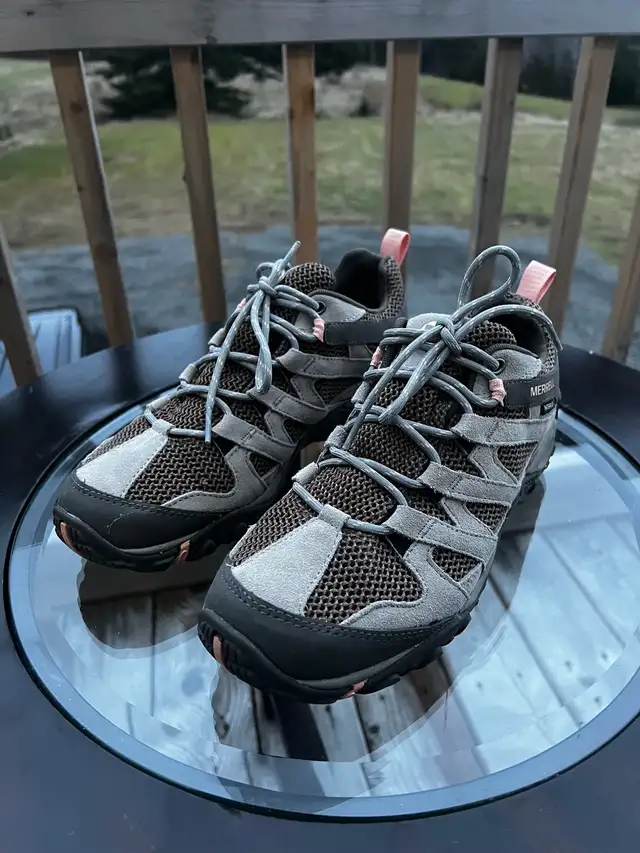 Merrell Alverstone Brown Trail Outdoor Athletic Hiking Shoes10sz in Women's - Shoes in Cape Breton - Image 8