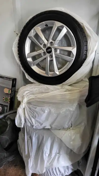 Price is negotiable! Buying a new car and don't need them anymore! Used only one winter and bought f...