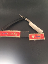 Vintage Double arrow barber razor in box.