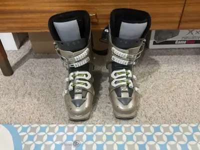 Ski boots, View more