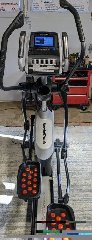 NORDICTRRACK ELITE 10.9 in Other in Winnipeg - Image 8