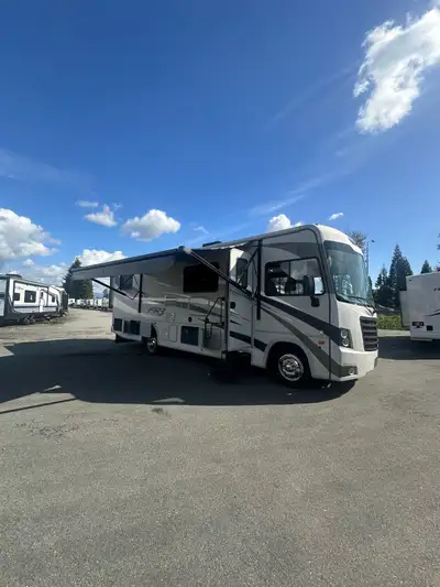 2016 Forest River FR3 28DS Class A Motorhome Only 24,000 KM Excellent condition. Very well taken car...
