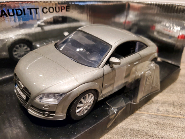 1:24 Diecast Motor Max 2007 Audi TT Coupe Grey Exotic Rides in Arts & Collectibles in Kawartha Lakes - Image 4