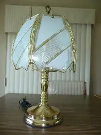 LAMPE DE TABLE OU AUTRE