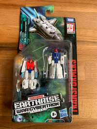 Transformers Earthrise Fuzer and Blast Master 