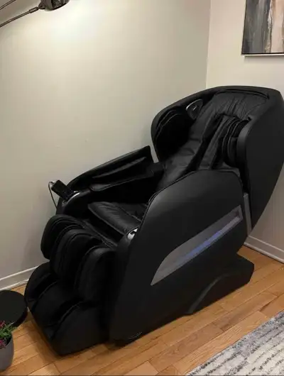 LIKE NEW !! VAUT 4500$ chez BestBuy! Le fauteuil de massage iComfort® ic7500 reproduit plus de 5 act...