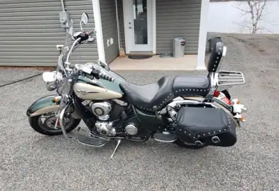 2009 Kawasaki 1700 Vulcan Classic Motorcycle 48,500km Mustang Seat New Tires – 3000km New Battery -...