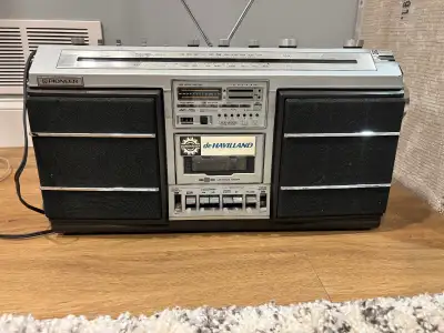 Pioneer sk95 BoomBox, View more