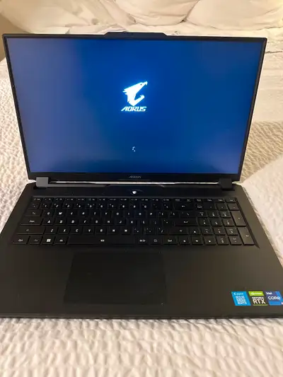 GIGABYTE AORUS 17 YE5, View more