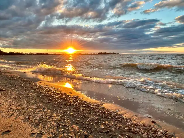 Waterfront Lots for Sale in Land for Sale in City of Toronto - Image 20