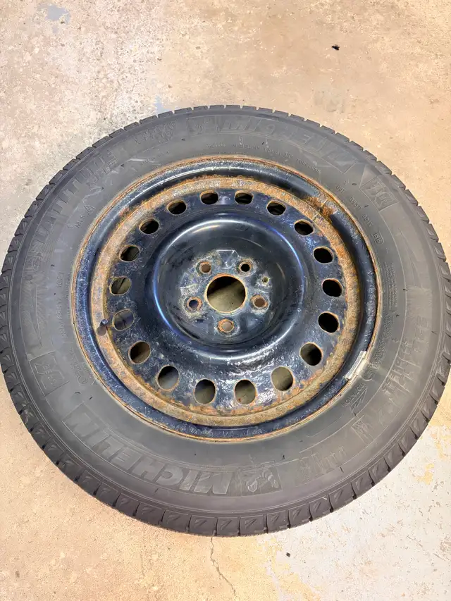 4 Steel Rims - old Michelin tires X-ice 225/65R17 - Honda C in Tires & Rims in City of Toronto - Image 2