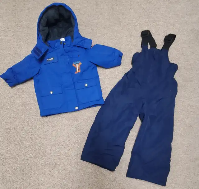 Disney brand Tigger complete Snowsuit – 12-18 months in Clothing - 12-18 Months in Saskatoon - Image 2