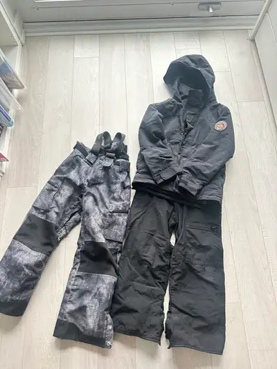 Kid Burton Ripzone Gap winter ski snowboard snow jacket pants Size XS Great for 5-7 Age all for $20