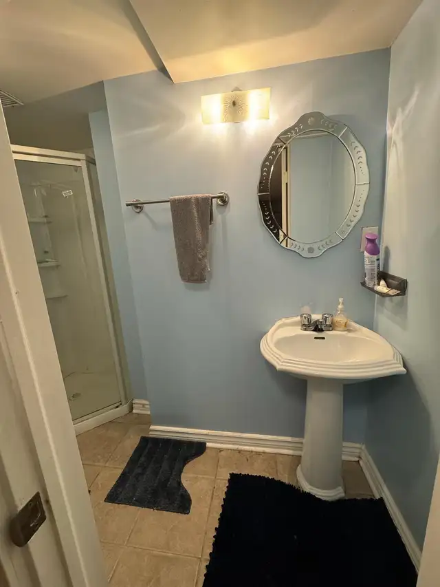 3 Bed, 2.5 Bath Townhouse | Finished Basement | Central Erin Mil in Long Term Rentals in Mississauga / Peel Region - Image 13