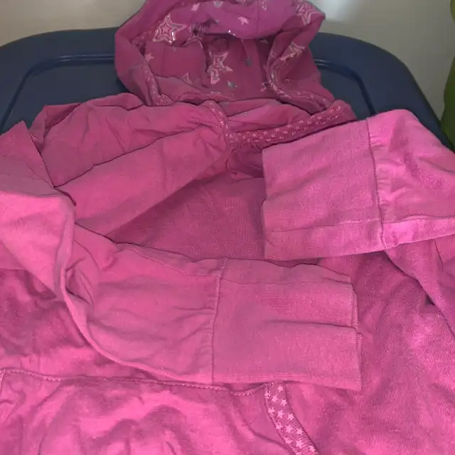 girls Size 8 pink hoodie shirt and Gap sweater $4 in Kids & Youth in Oshawa / Durham Region - Image 7