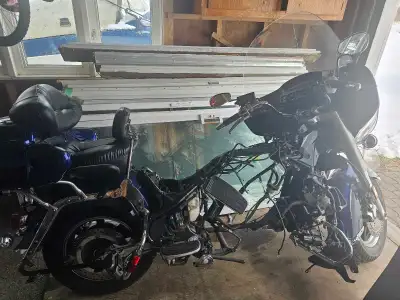 2007 Yamaha Venture Royal Star 108k Motor has been removed and not repairable. Bike for parts or rep...
