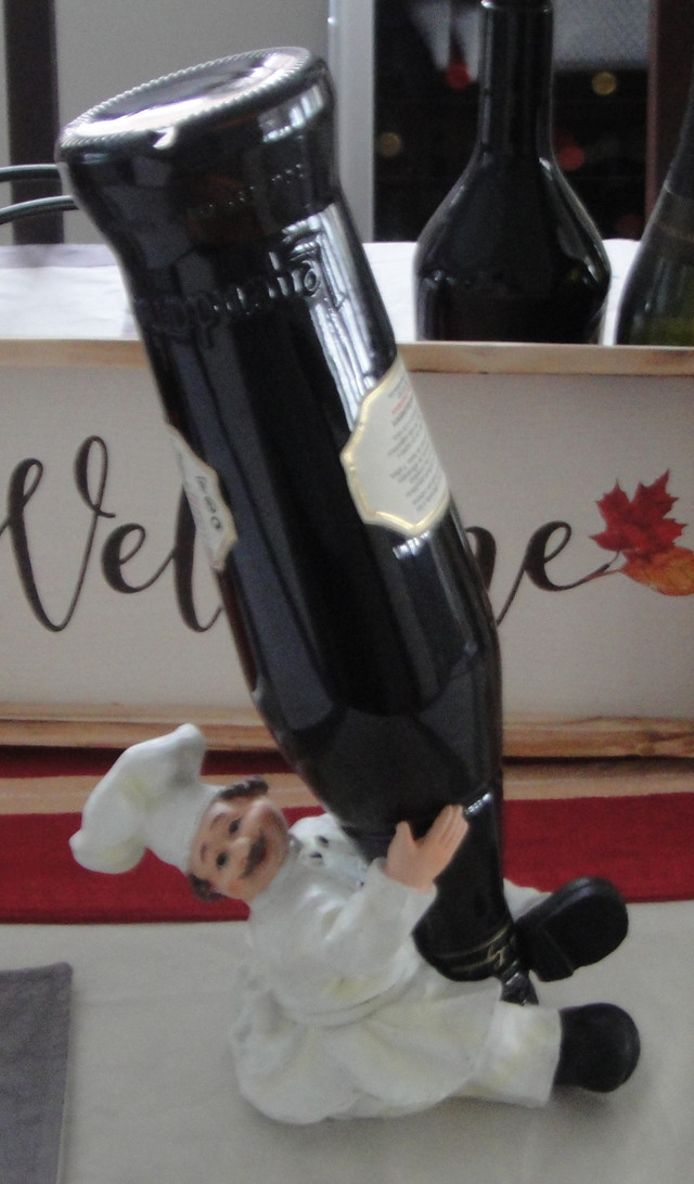Chef Wine Rack Wine Stand Bottle Holder Shelf Rack Creamic in Arts & Collectibles in Markham / York Region - Image 4