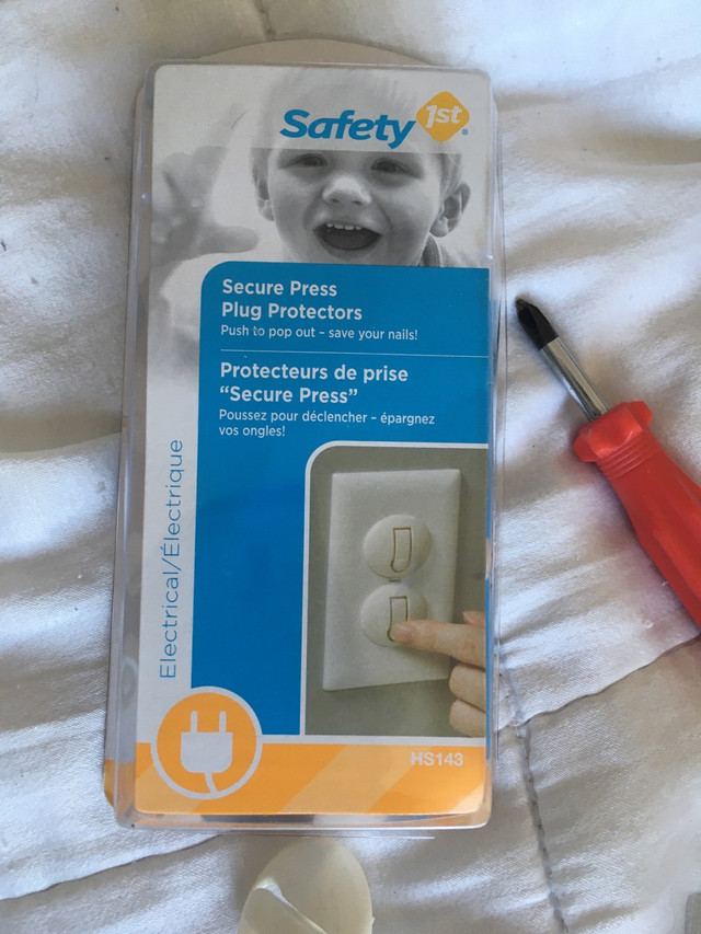 Lot Systemes Protection Enfant Prises Electriques Et Tiroirs dans Barrières, moniteurs et sécurité  à Longueuil/Rive Sud - Image 2