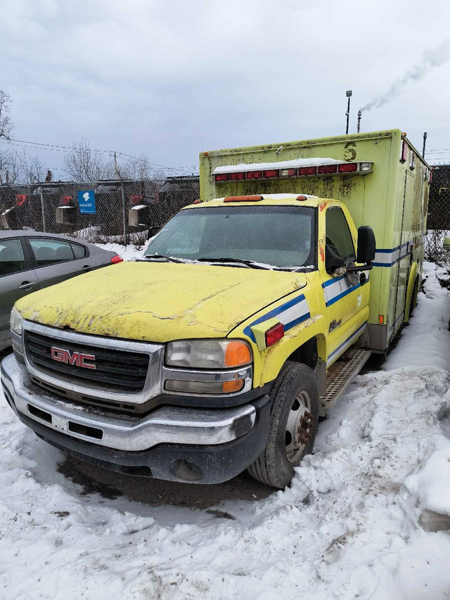 Boite d'ambulance dans Autre  à Ville de Montréal - Image 4