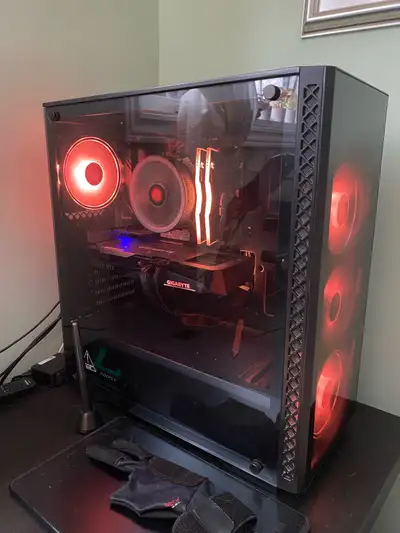 Desktop - Used Good - Partially annoying fans, View more