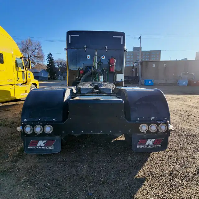 2023 Kenworth W990 — Crude/Side/End Dump/Bottles in Heavy Trucks in Saskatoon - Image 8