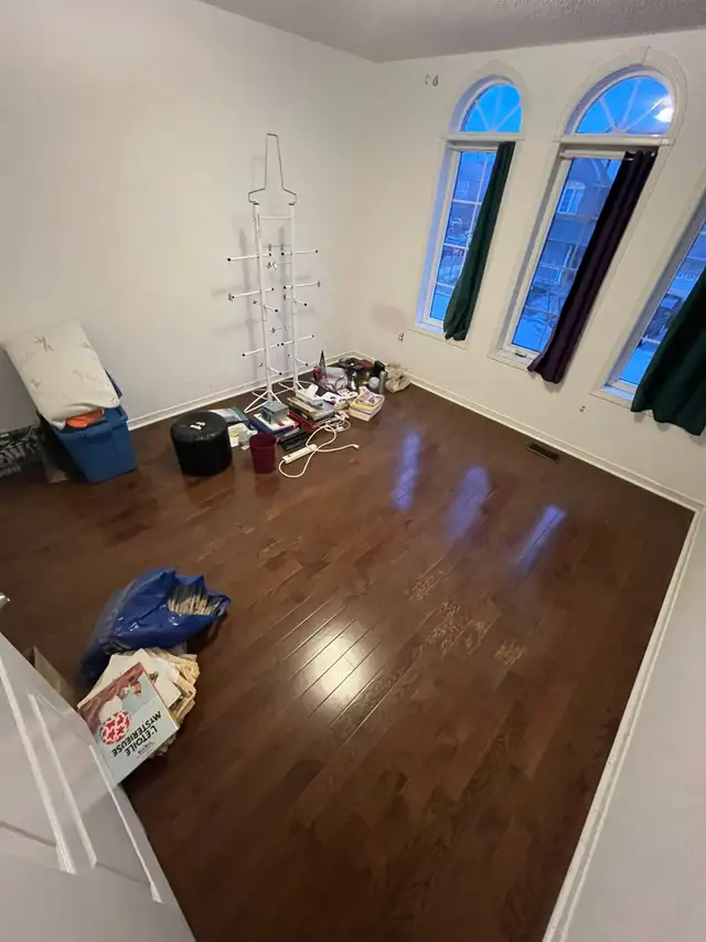 FURNISHED 2 SHARING ROOM AVAILABLE  MISSISSAUGA NEAR ERIN MILLS