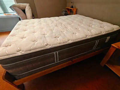 Queen Serta Perfect Sleeper Mattress, View more