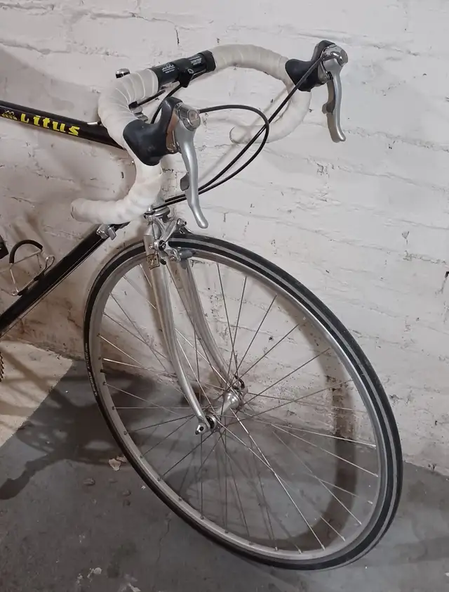 Retro Vintage Vitus 979 Dura Ace Road Bike in Road in City of Toronto - Image 7