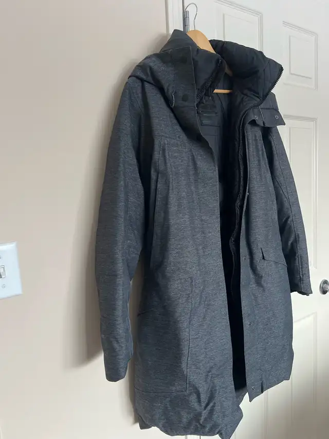 The North Face Expedition Parka, size M in Women's - Tops & Outerwear in Winnipeg - Image 5