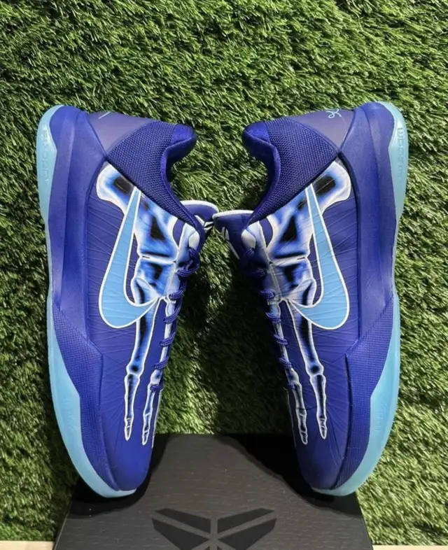 Nike Kobe 5 Protro X-Ray in Men's Shoes in Mississauga / Peel Region - Image 3